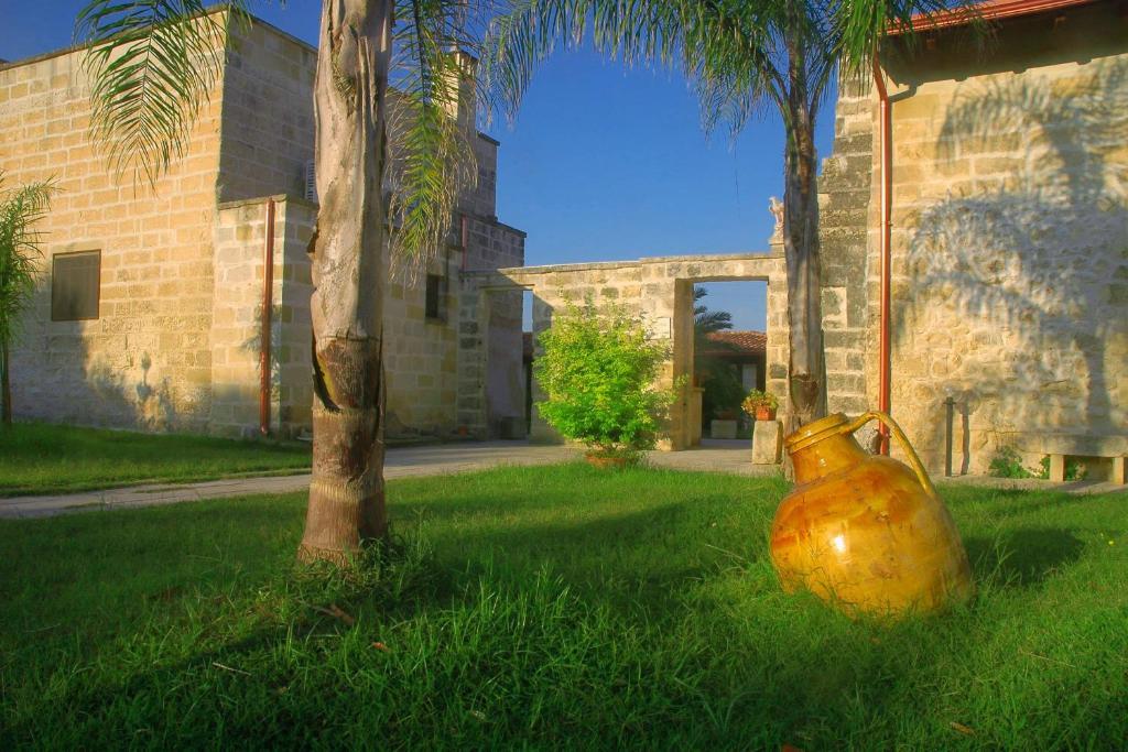 Hotel Masseria Grande Torre dell'Orso Exterior foto