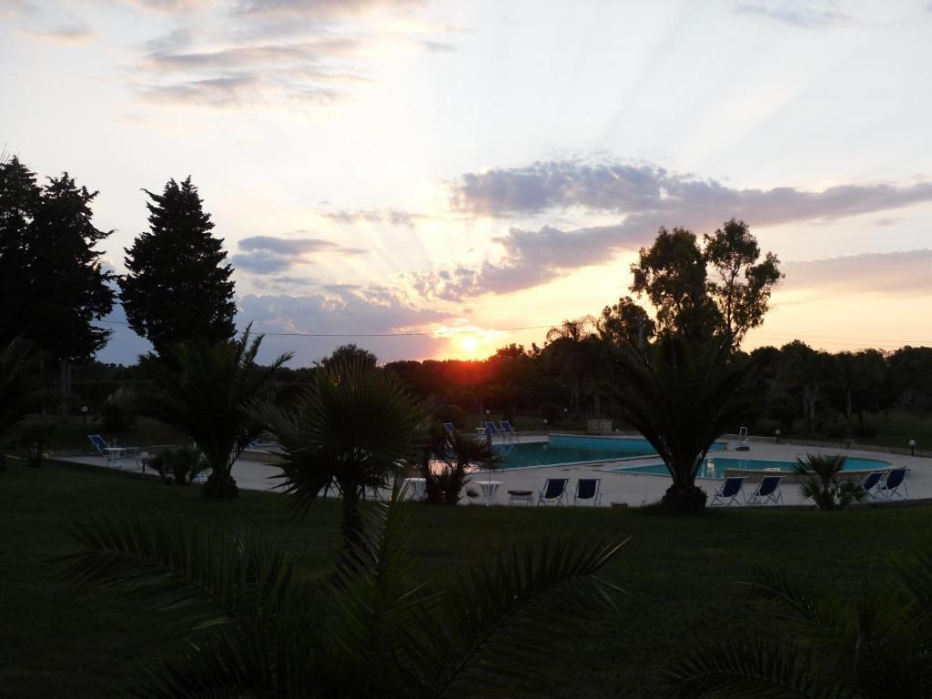 Hotel Masseria Grande Torre dell'Orso Exterior foto
